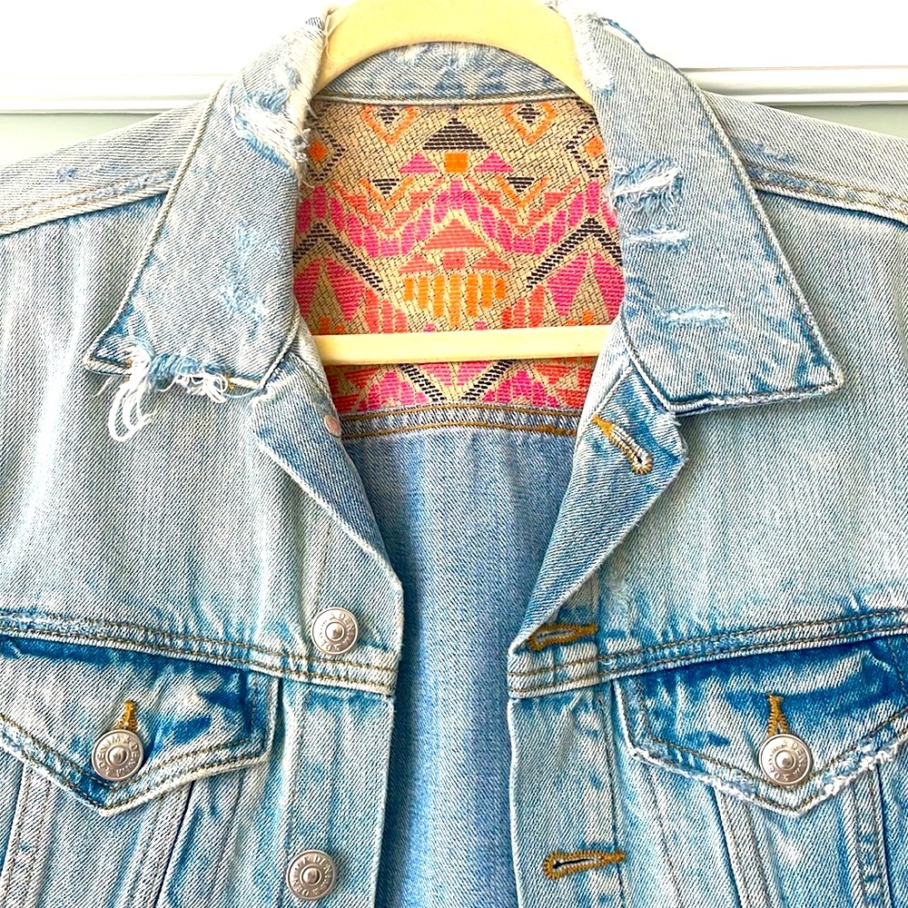 Free People Distressed Cropped Denim Jacket Boho Lined | Women’s S | NWT - Picture 3 of 4